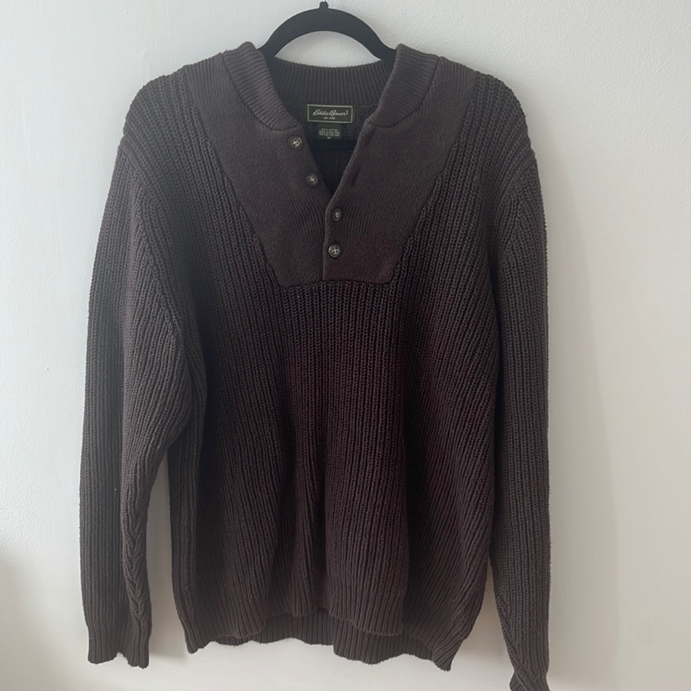 Men’s medium Eddie Bauer sweater. Fits oversized small women’s. Very warm
